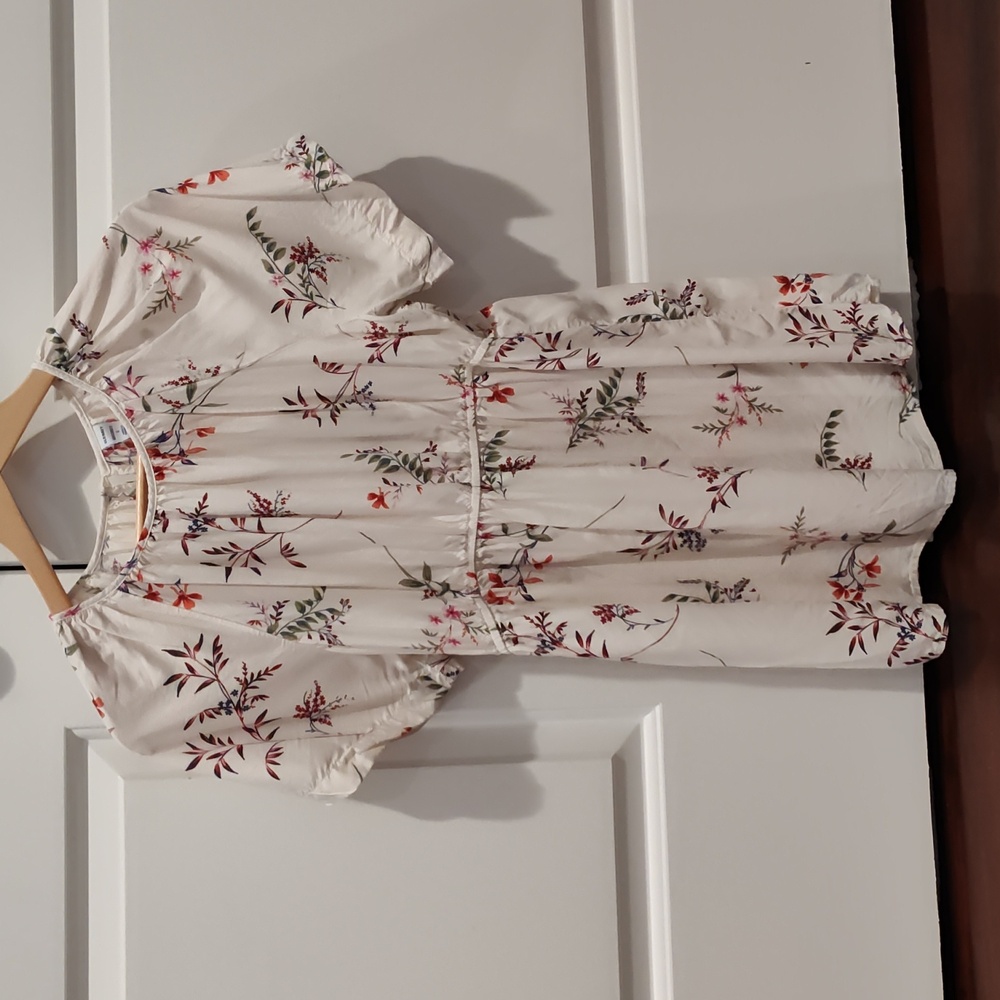 Floral short sleeve maternity blouse